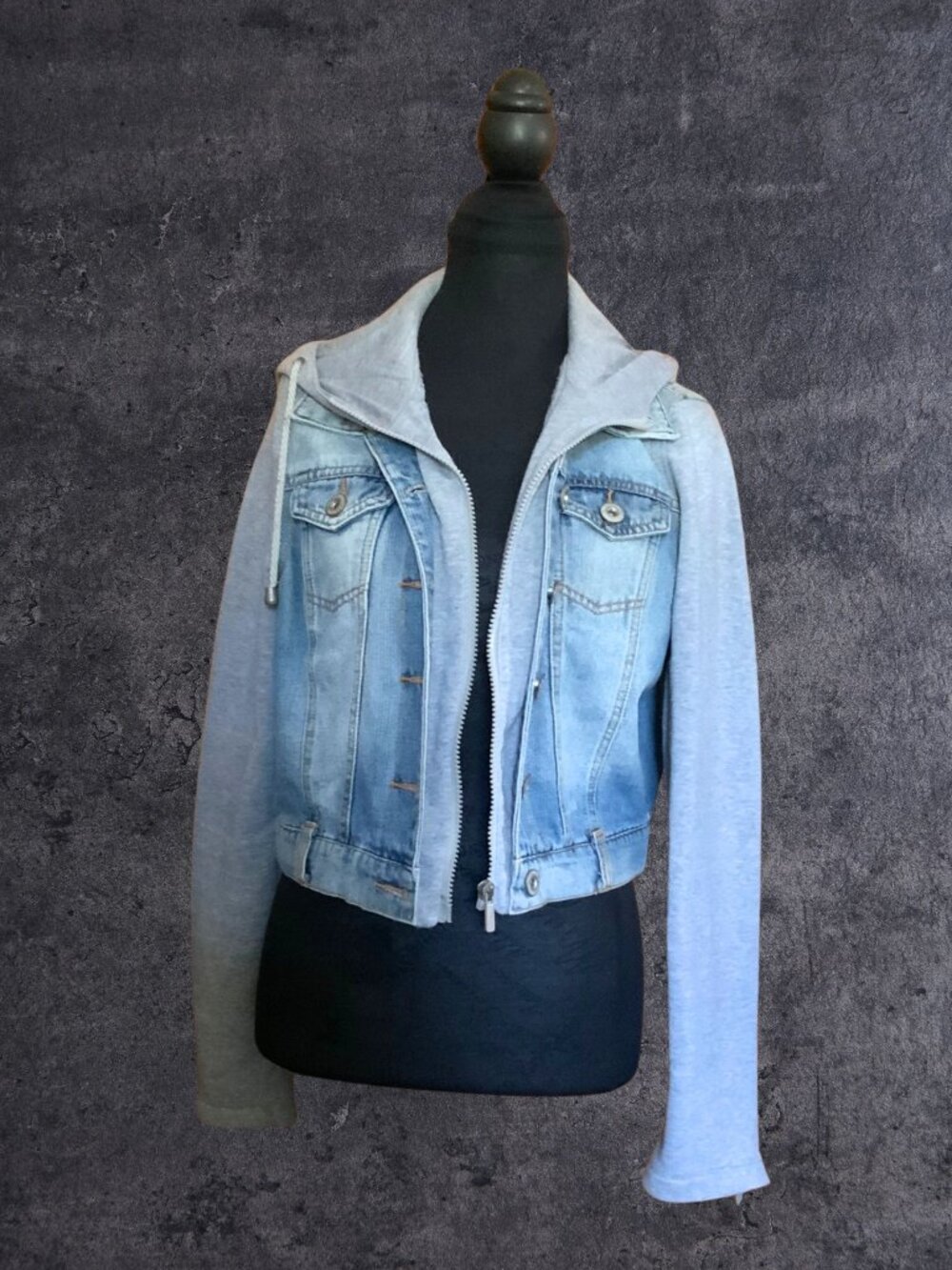Womens Juniors XL Long Sleeve Hooded Denim Jacket with Zipped sleeves (1296)